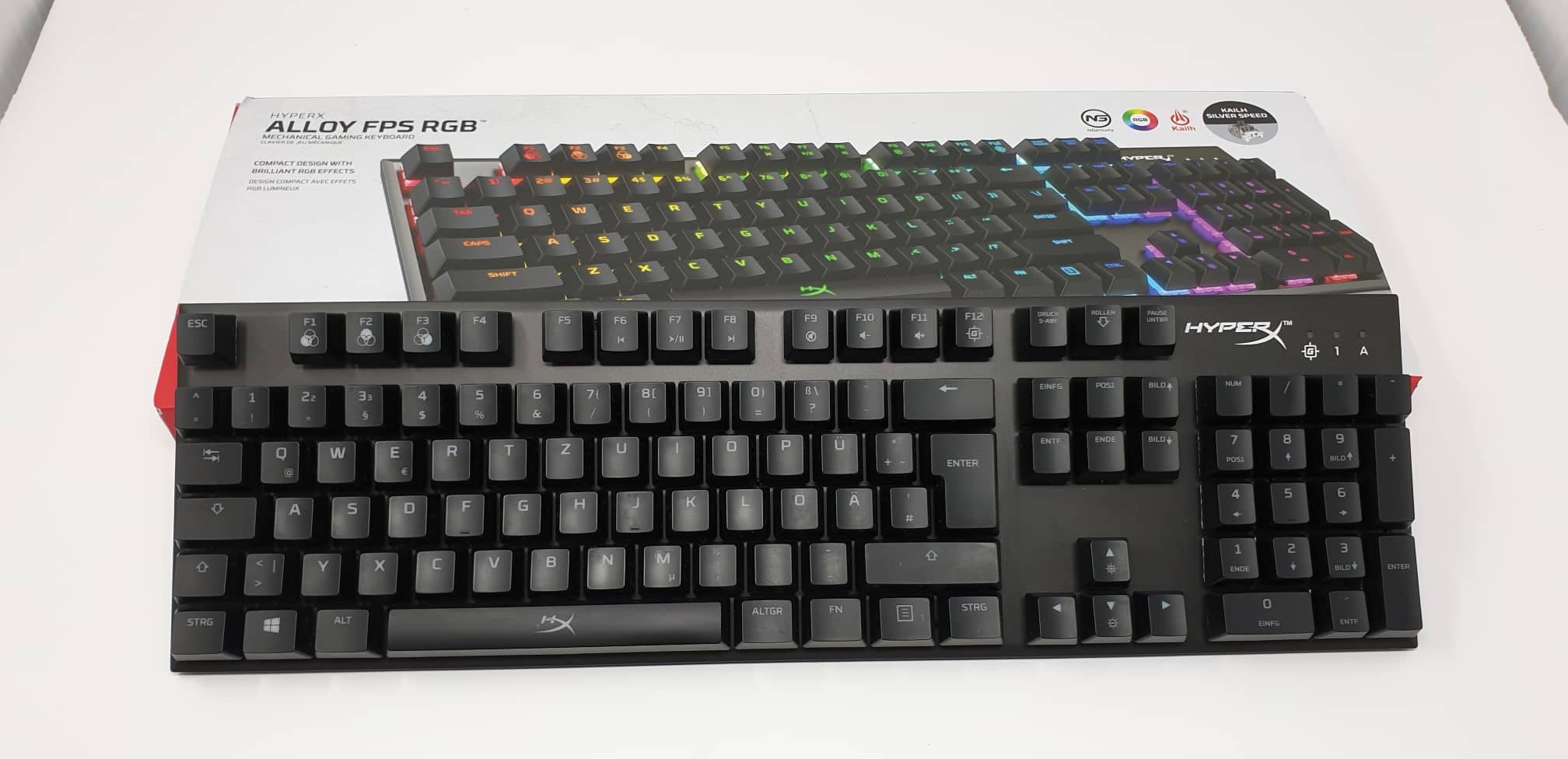 HyperX Alloy FPS RGB Gaming Tastatur und Verpackung